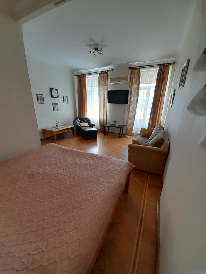 Apartment on Hretska 26/28 Odessa Exteriör bild